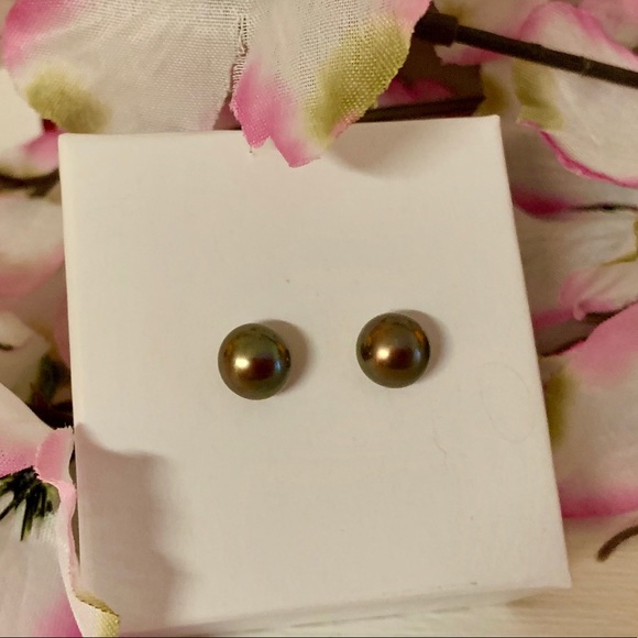 Sold 🆕 Honora Bronze Pearl Earrings - Picture 5 of 5